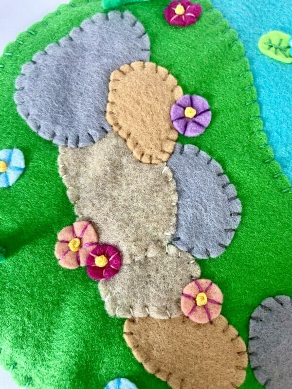 SPRINGTIME MEADOW FELT PLAY MAT - Image 3