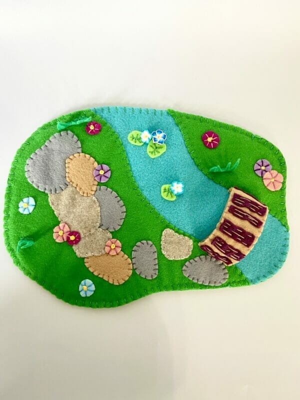 SPRINGTIME MEADOW FELT PLAY MAT