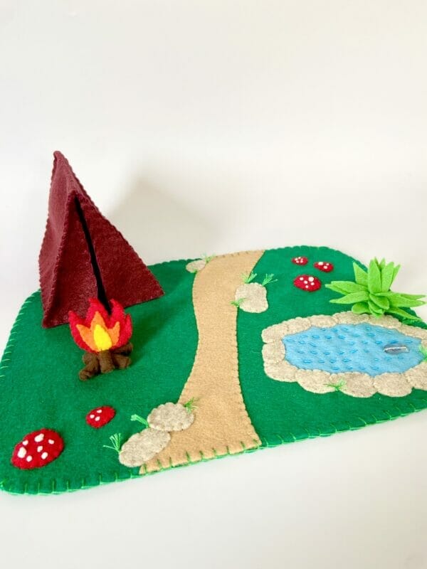 WOODLAND FELT PLAY MAT