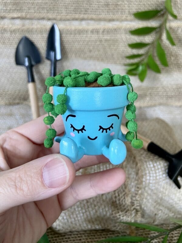 Relaxed Mini Terracotta Pot with Faux String of Pearls - Image 2